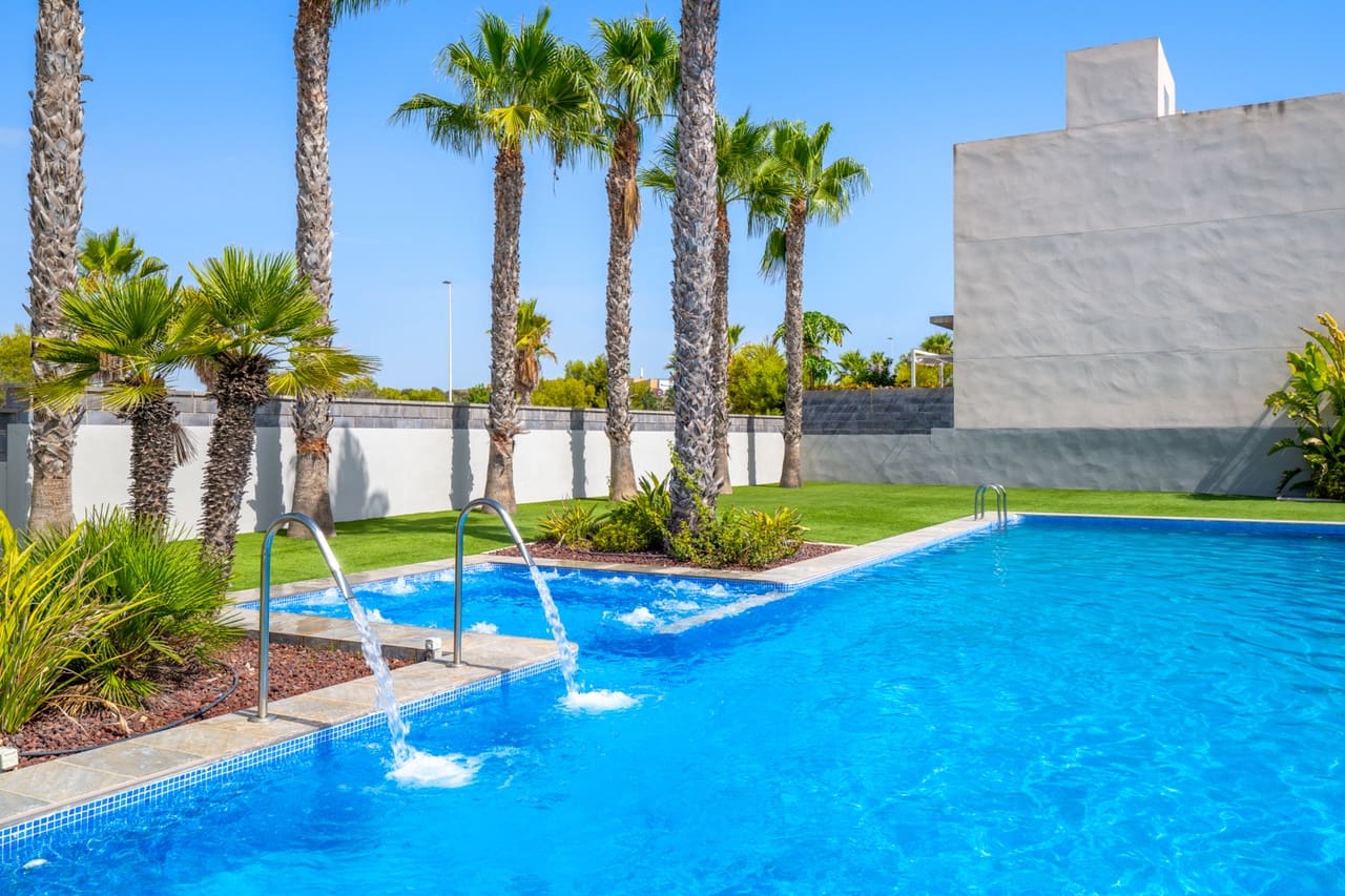 4 Zimmer Haus zu verkaufen in Torrevieja mit Pool Garage - 399.000 € (Ref: 10050401)