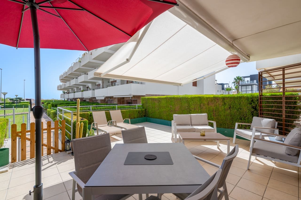 2 Zimmer Apartment zu verkaufen in Cabo Roig mit Pool Garage - 259.000 € (Ref: 10050402)