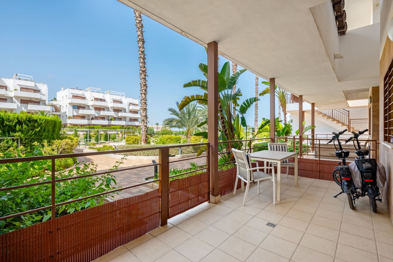 2 Zimmer Apartment zu verkaufen in Cabo Roig mit Pool Garage - 259.000 € (Ref: 10050402)