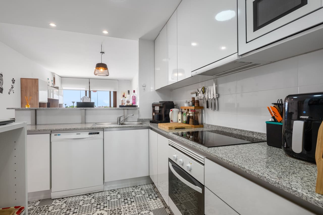 2 Zimmer Apartment zu verkaufen in Cabo Roig mit Pool Garage - 259.000 € (Ref: 10050402)