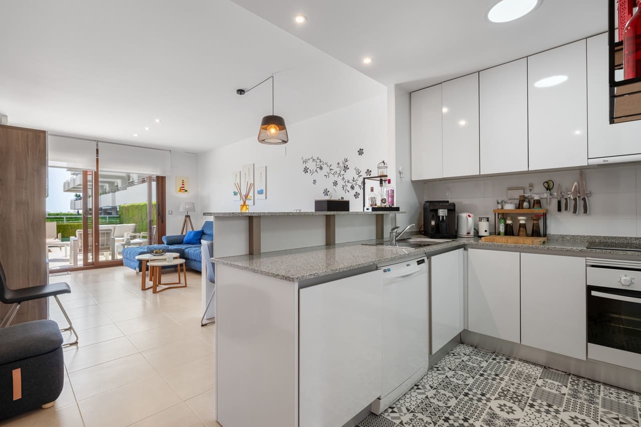 2 Zimmer Apartment zu verkaufen in Cabo Roig mit Pool Garage - 259.000 € (Ref: 10050402)
