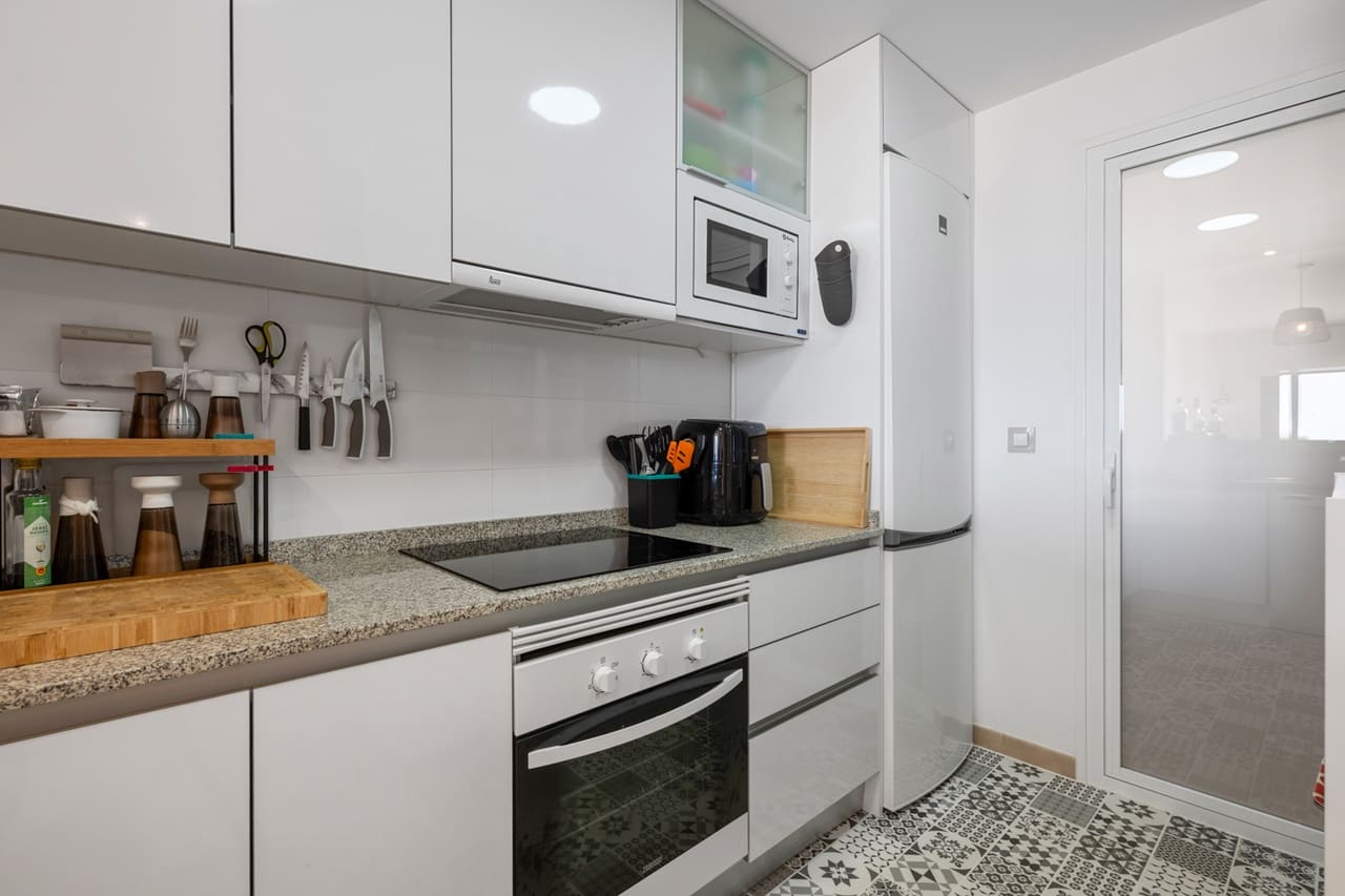 2 Zimmer Apartment zu verkaufen in Cabo Roig mit Pool Garage - 259.000 € (Ref: 10050402)