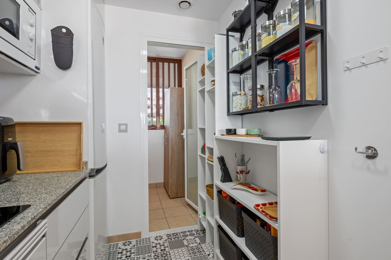 2 Zimmer Apartment zu verkaufen in Cabo Roig mit Pool Garage - 259.000 € (Ref: 10050402)