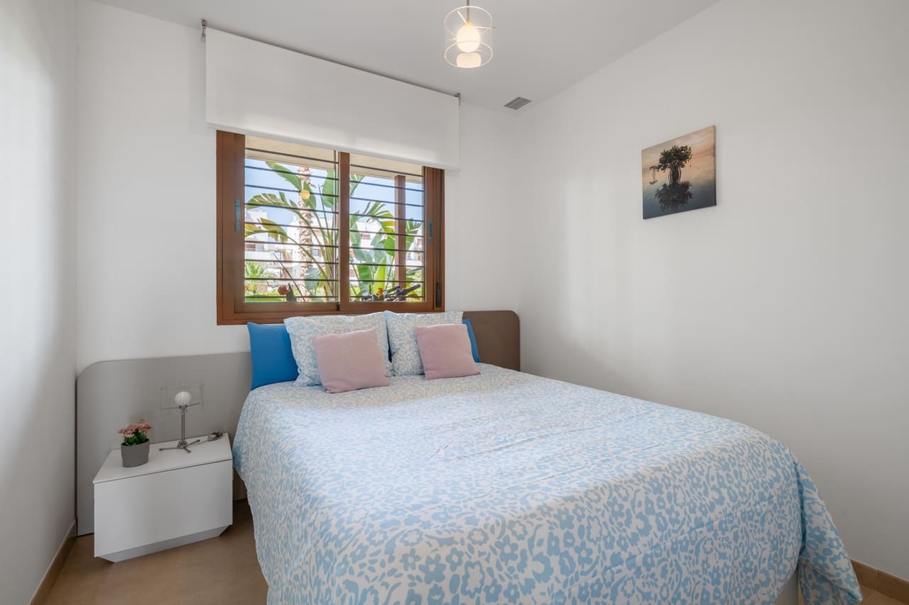 2 Zimmer Apartment zu verkaufen in Cabo Roig mit Pool Garage - 259.000 € (Ref: 10050402)