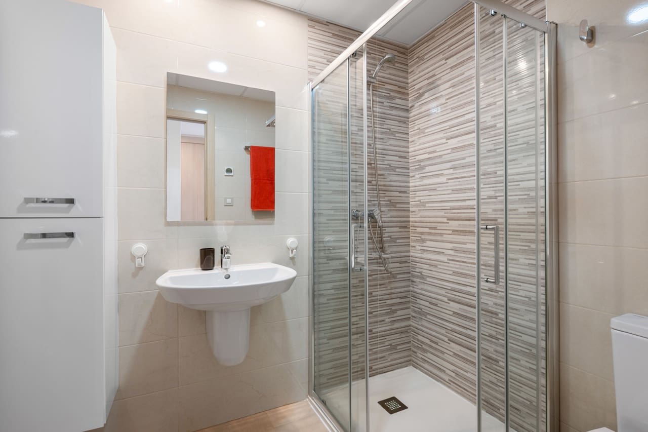 2 Zimmer Apartment zu verkaufen in Cabo Roig mit Pool Garage - 259.000 € (Ref: 10050402)