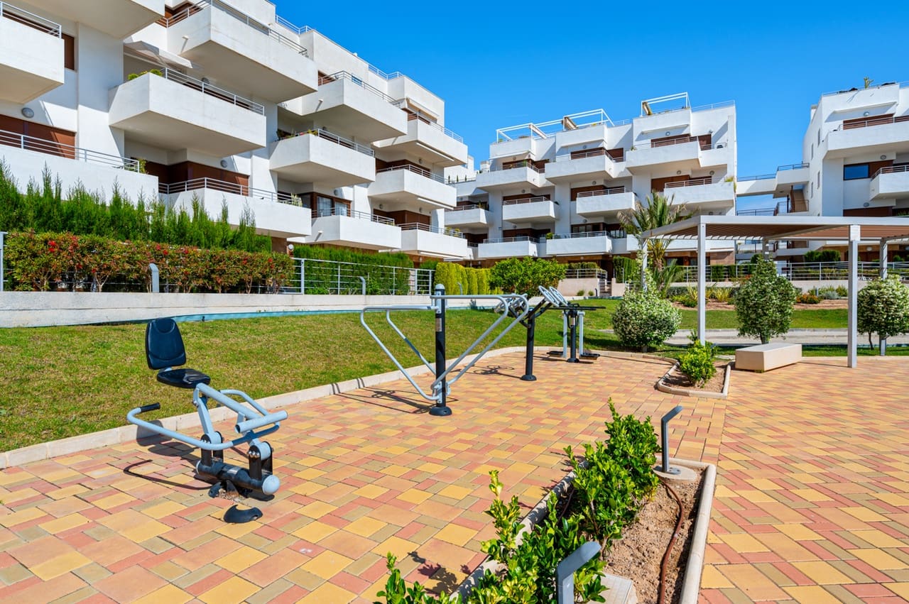 2 Zimmer Apartment zu verkaufen in Cabo Roig mit Pool Garage - 259.000 € (Ref: 10050402)