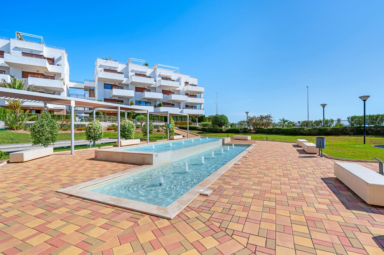 2 Zimmer Apartment zu verkaufen in Cabo Roig mit Pool Garage - 259.000 € (Ref: 10050402)