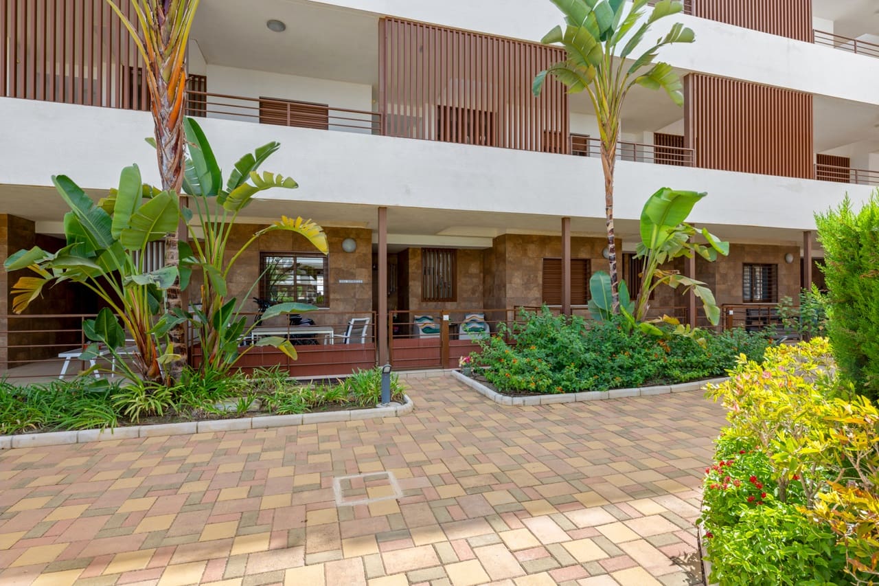 2 Zimmer Apartment zu verkaufen in Cabo Roig mit Pool Garage - 259.000 € (Ref: 10050402)