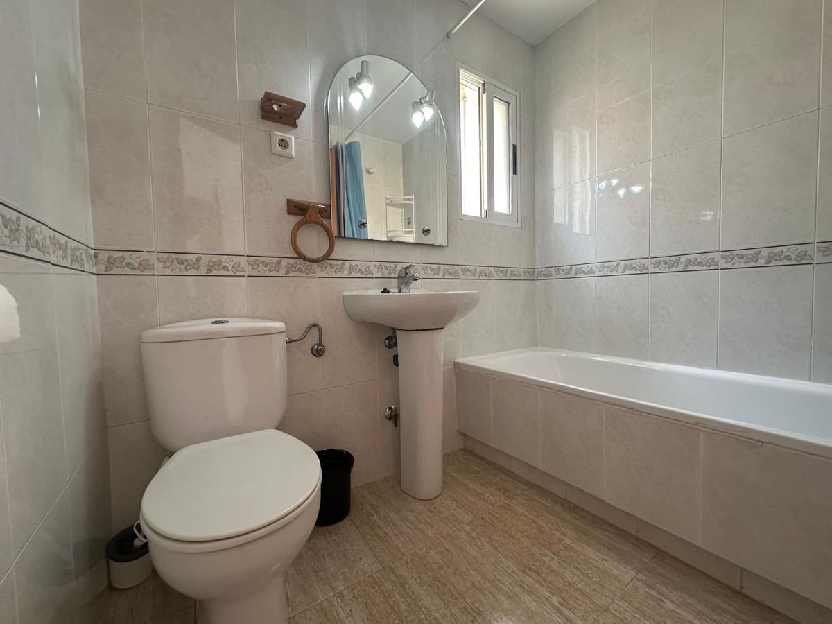 2 bedroom Apartment for sale in Los Alcazares - € 159,900 (Ref: 10050413)