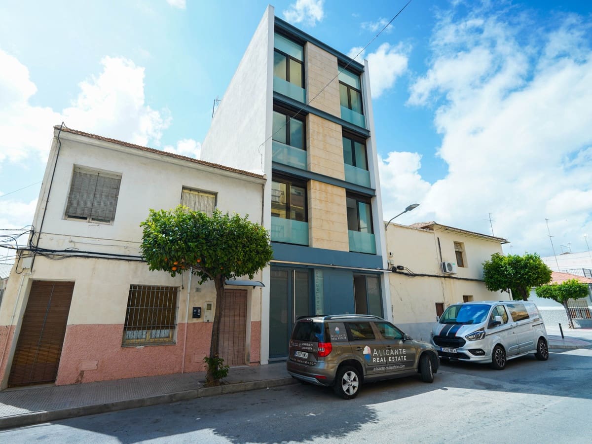 4 bedroom Townhouse for sale in Almoradi with garage - € 495,000 (Ref: 10050425)