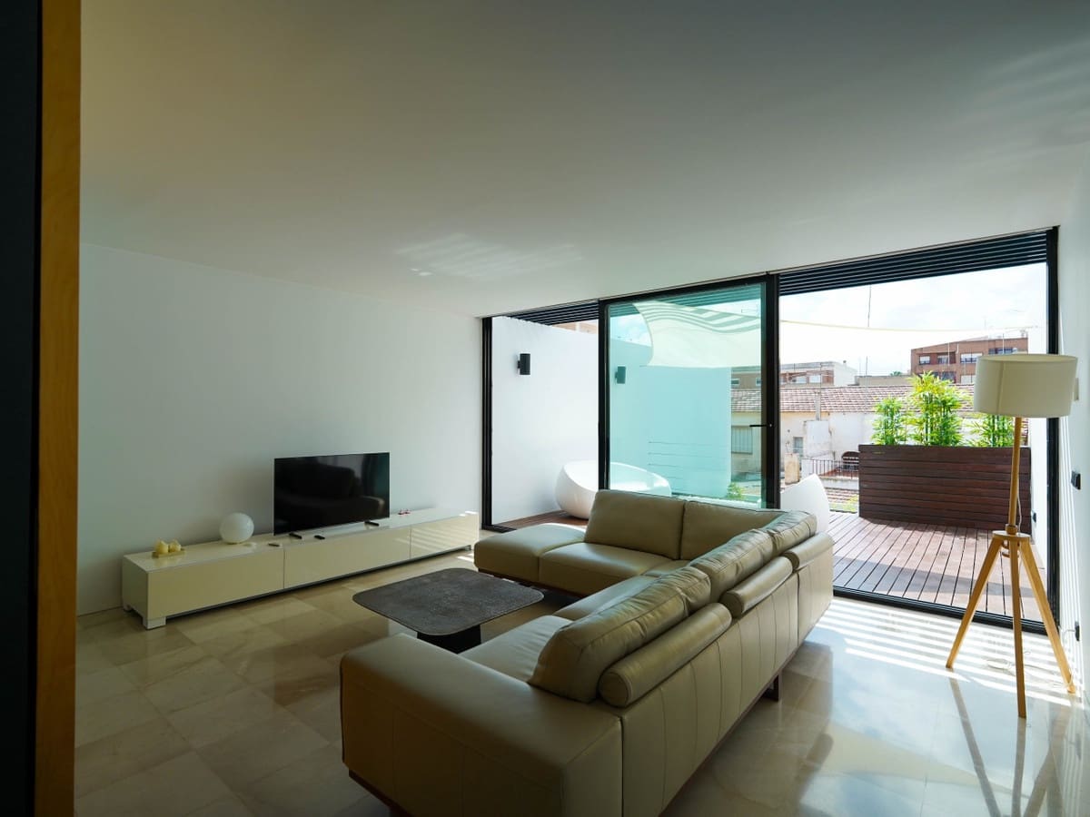 4 bedroom Townhouse for sale in Almoradi with garage - € 495,000 (Ref: 10050425)