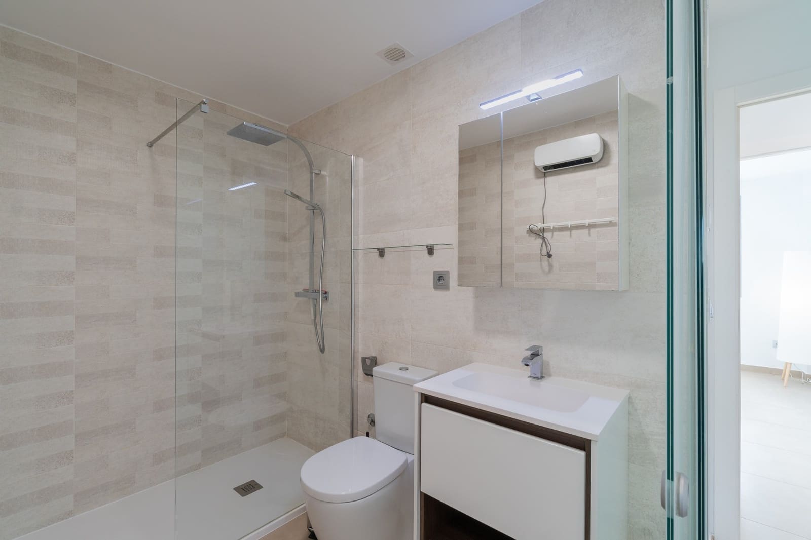 2 sypialnia Bungalow na sprzedaż w Entre Naranjos z basenem garażem - 239 900 € (Ref: 10050431)