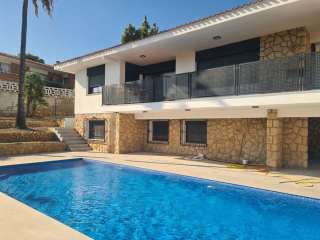 5 Zimmer Villa zu verkaufen in La Nucia mit Pool - 898.000 € (Ref: 10055685)