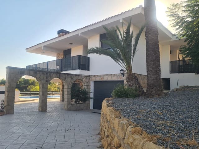 5 Zimmer Villa zu verkaufen in La Nucia mit Pool - 898.000 € (Ref: 10055685)