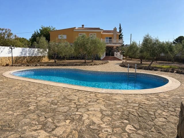 5 bedroom Villa for sale in Enguera with pool garage - € 560,000 (Ref: 10055686)