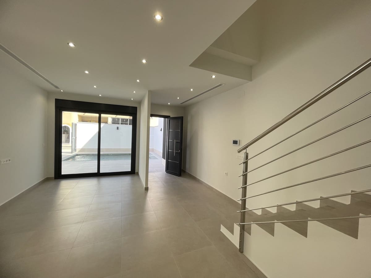 3 sovrum Villa till salu i Almoradi med pool garage - 389 900 € (Ref: 10055698)