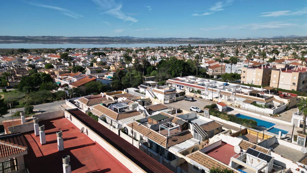 Apartment for sale in Torrevieja - € 70,000 (Ref: 10055713)