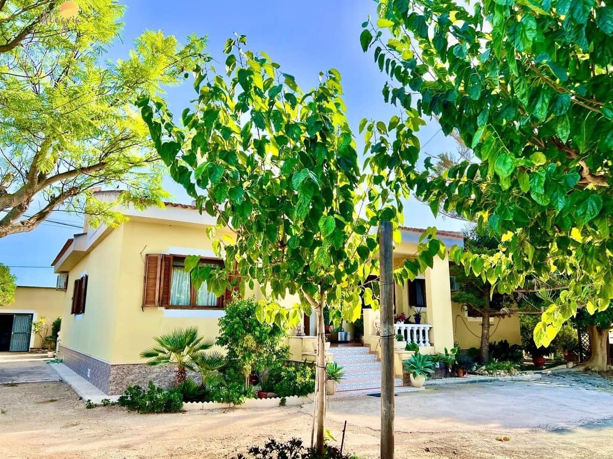 Chalet de 1 habitación en Daya Vieja en venta con piscina garaje - 850.000 € (Ref: 10060197)