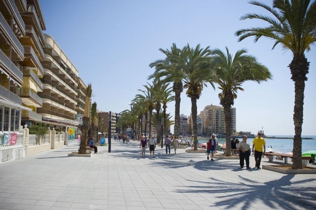 3 camera da letto Appartamento in vendita in Las Piscinas Naturales, Torrevieja - 475.000 € (Rif: 10060202)