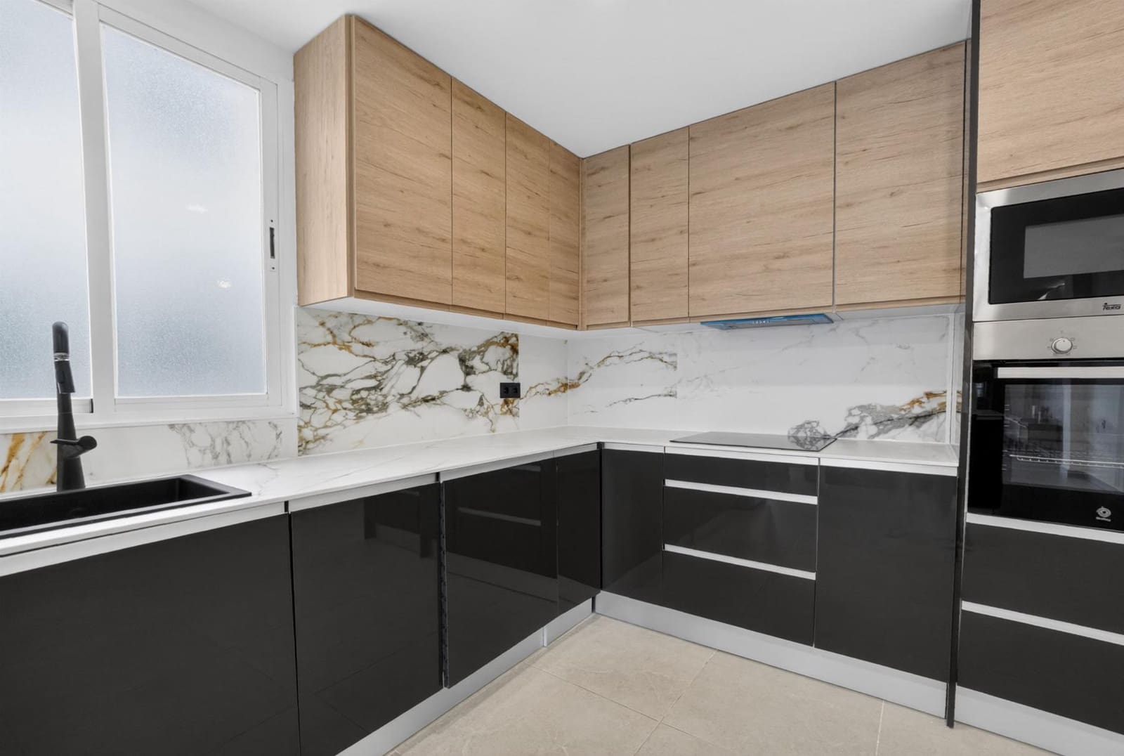 3 slaapkamer Appartement te koop in Torrevieja - € 475.000 (Ref: 10060202)
