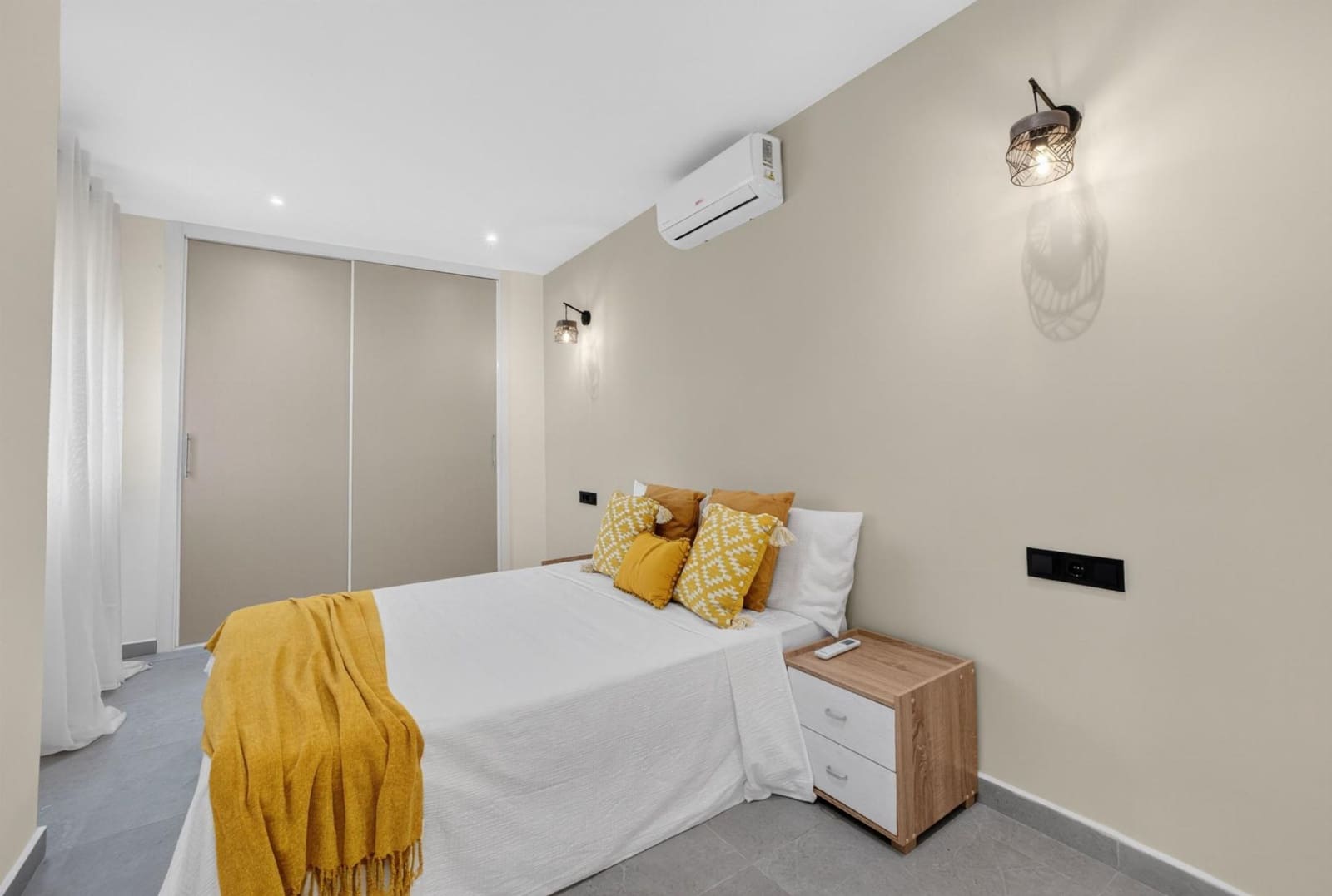 3 slaapkamer Appartement te koop in Torrevieja - € 475.000 (Ref: 10060202)