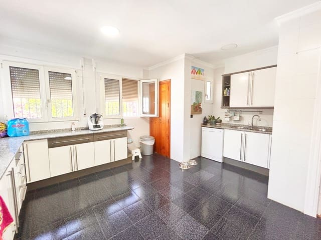 5 Zimmer Villa zu verkaufen in Centro Urbano, Dénia mit Pool Garage - 1.053.000 € (Ref: 10062335)