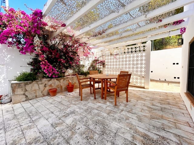 5 Zimmer Villa zu verkaufen in Centro Urbano, Dénia mit Pool Garage - 1.053.000 € (Ref: 10062335)