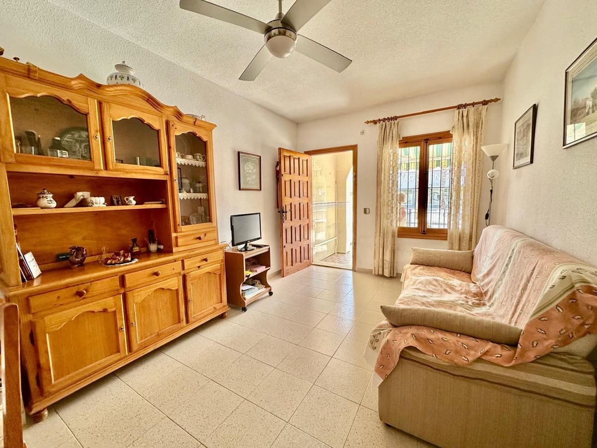 2 slaapkamer Appartement te koop in Los Alcazares - € 119.000 (Ref: 10062337)