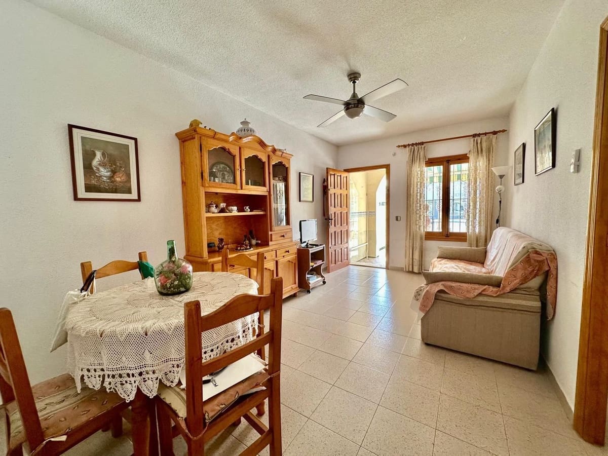2 slaapkamer Appartement te koop in Los Alcazares - € 119.000 (Ref: 10062337)