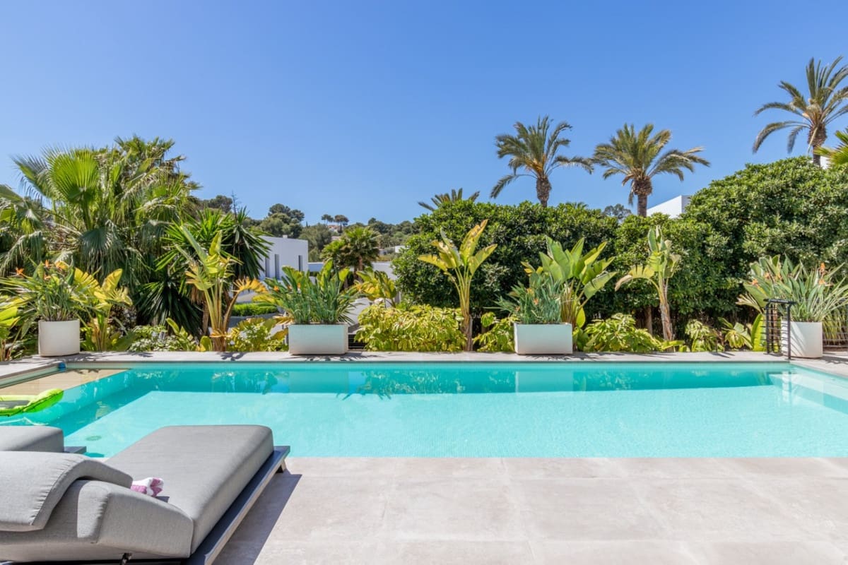 3 bedroom Villa for sale in Teulada with pool garage - € 1,490,000 (Ref: 10062338)