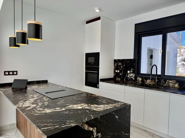 4 quarto Moradia para venda em Ciudad Quesada, Rojales com piscina garagem - 850 000 € (Ref: 10065353)