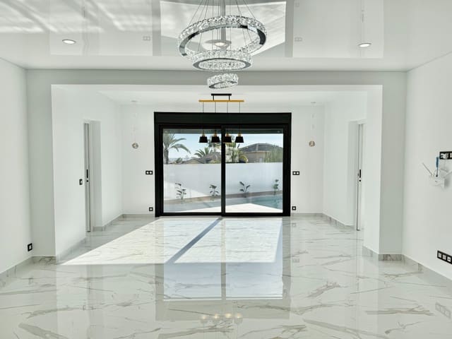 4 quarto Moradia para venda em Ciudad Quesada, Rojales com piscina garagem - 850 000 € (Ref: 10065353)