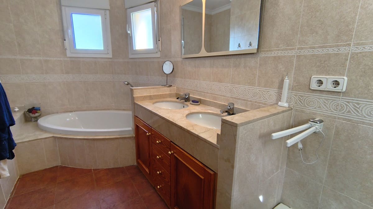 3 slaapkamer Villa te koop in Denia met zwembad garage - € 675.000 (Ref: 10065377)