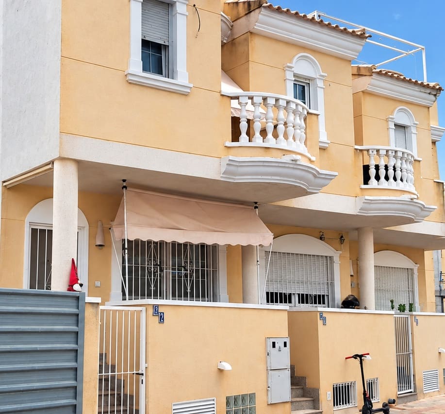 4 camera da letto Villa in vendita in Almoradi con piscina garage - 230.000 € (Rif: 10070145)