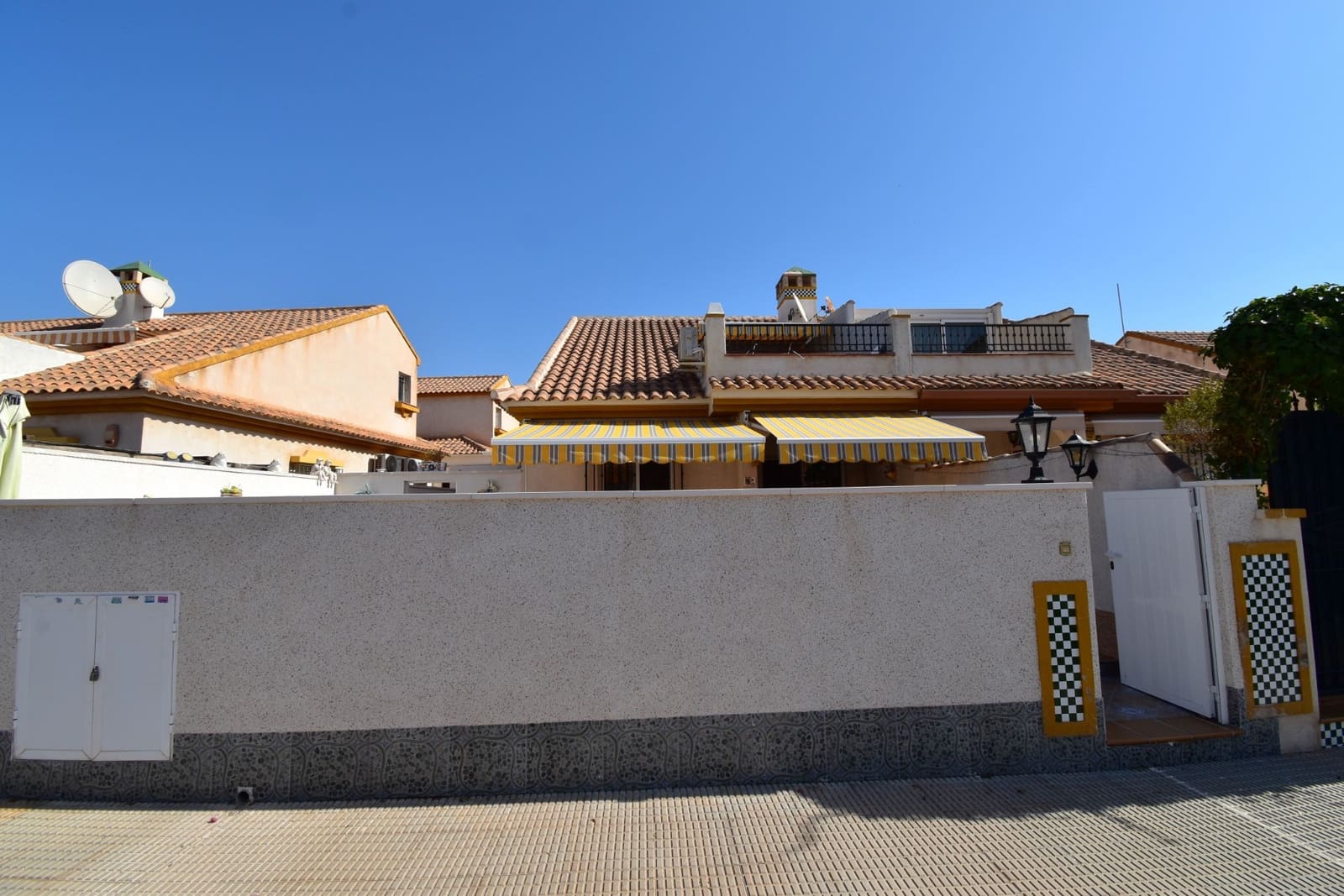 3 soverom Villa til salgs i Orihuela Costa med svømmebasseng - € 315 000 (Ref: 10070148)
