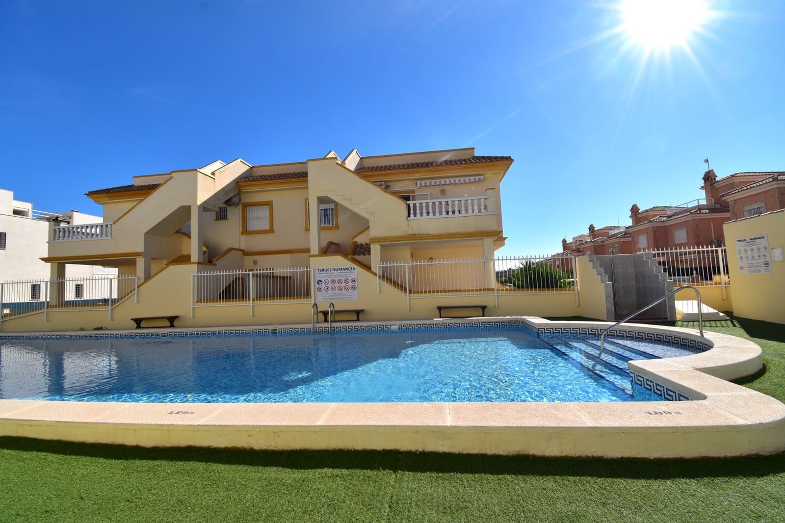 3 slaapkamer Villa te koop in Orihuela Costa met zwembad garage - € 429.000 (Ref: 10070149)