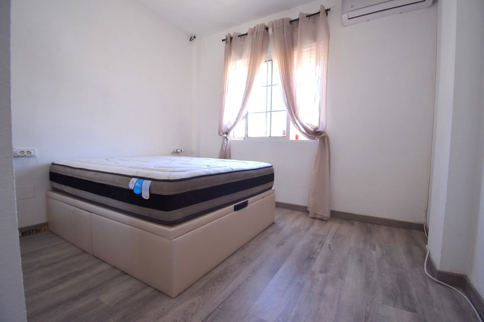 3 slaapkamer Villa te koop in Orihuela Costa met zwembad garage - € 429.000 (Ref: 10070149)