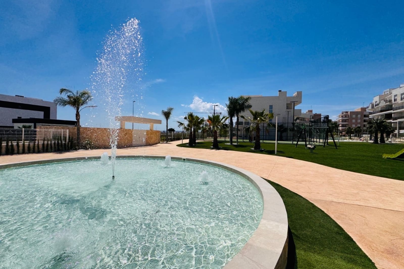 2 slaapkamer Appartement te koop in Guardamar del Segura met zwembad garage - € 295.000 (Ref: 10070152)