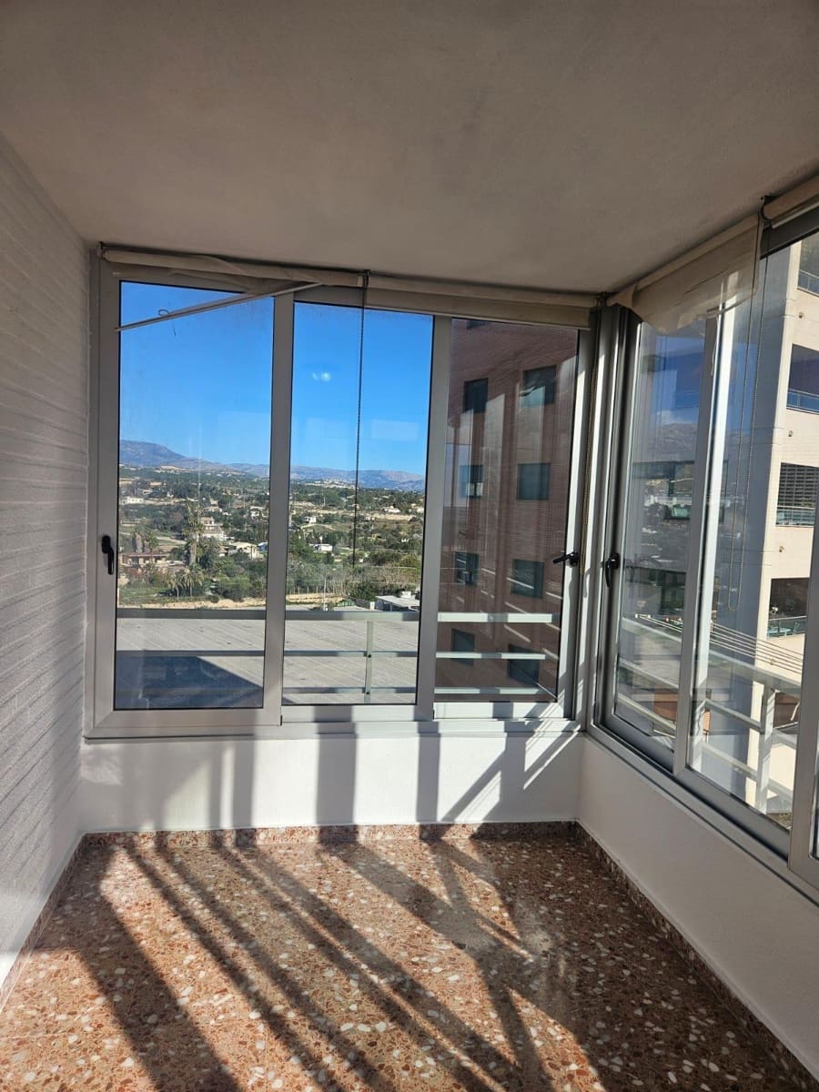 3 Zimmer Apartment zu verkaufen in Benidorm mit Pool Garage - 265.000 € (Ref: 10070163)
