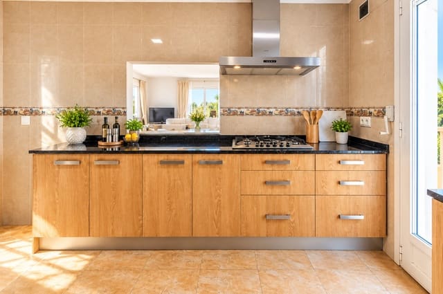3 soveværelse Villa til salg i Alhama Springs, Altea med swimmingpool garage - € 750.000 (Ref: 10070999)