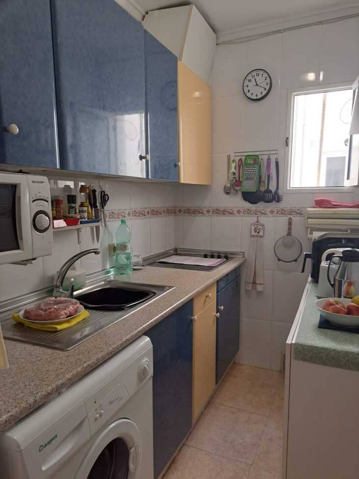2 bedroom Apartment for sale in Torrevieja with pool - € 124,999 (Ref: 10071002)