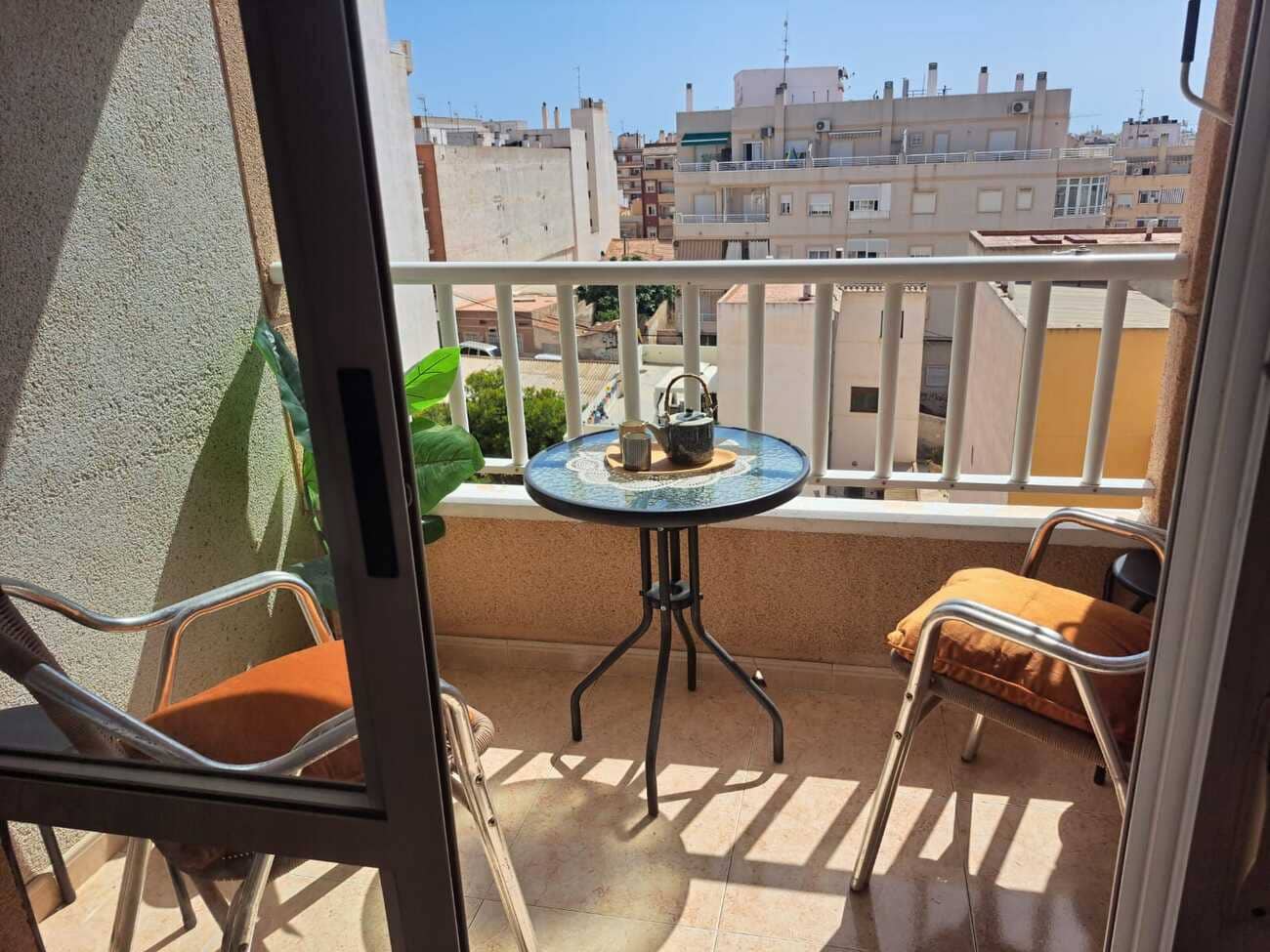 2 bedroom Apartment for sale in Torrevieja with pool - € 124,999 (Ref: 10071002)
