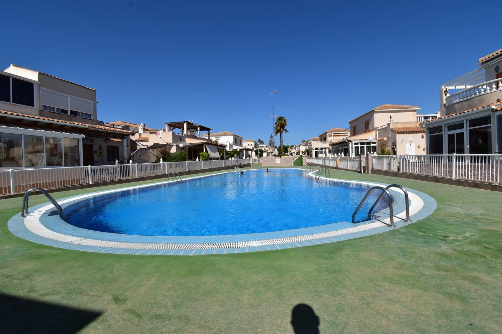 2 quarto Moradia Geminada para venda em Orihuela Costa com piscina garagem - 180 000 € (Ref: 10088797)