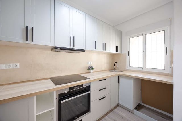 3 slaapkamer Villa te koop in Las Filipinas met garage - € 325.000 (Ref: 10095797)