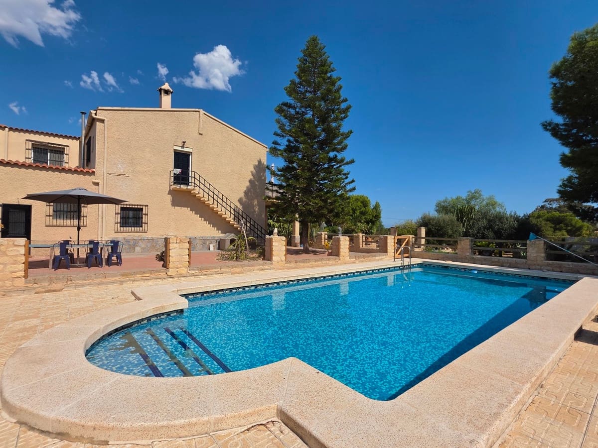 6 sypialnia Finka/Dom wiejski na sprzedaż w Elche / Elx z basenem garażem - 850 000 € (Ref: 10095799)