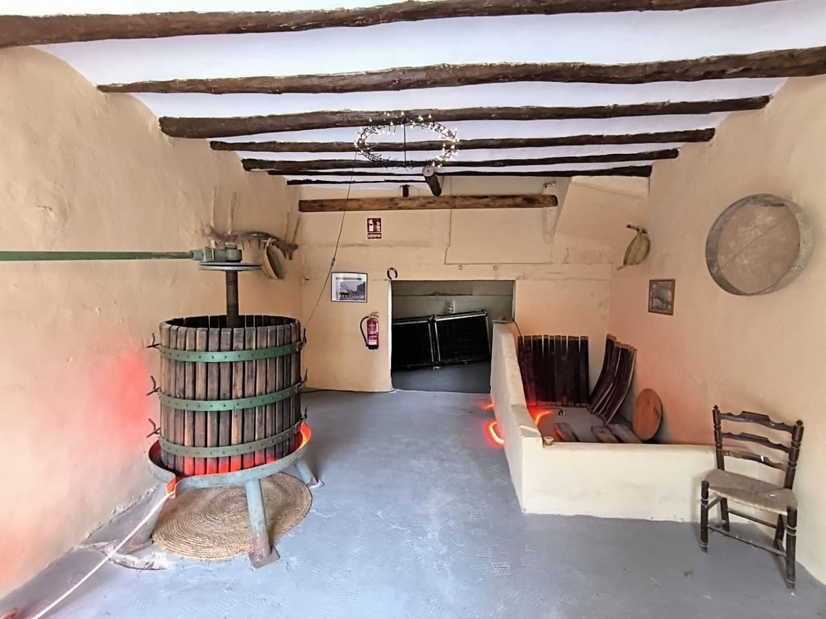 8 Zimmer Finca/Landgut zu verkaufen in Yecla mit Garage - 290.000 € (Ref: 10095800)