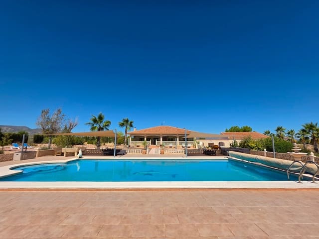 4 quarto Moradia para venda em Pinoso com piscina garagem - 895 000 € (Ref: 10095801)