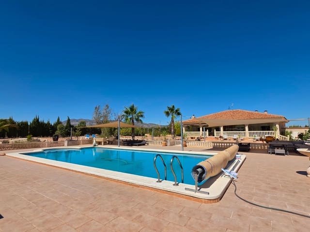 4 quarto Moradia para venda em Pinoso com piscina garagem - 895 000 € (Ref: 10095801)