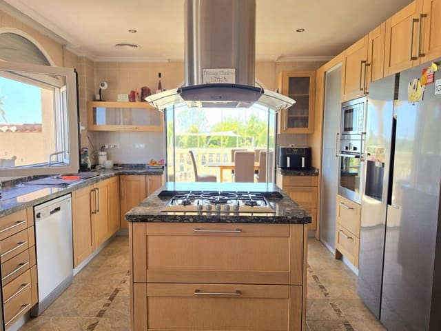 4 quarto Moradia para venda em Pinoso com piscina garagem - 895 000 € (Ref: 10095801)