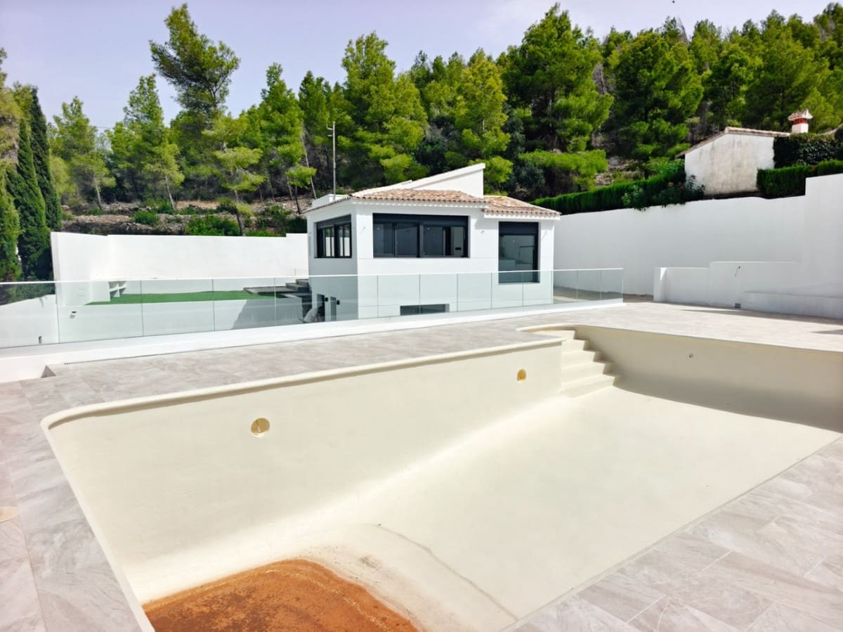 3 sypialnia Willa na sprzedaż w Denia z basenem garażem - 545 000 € (Ref: 10095802)